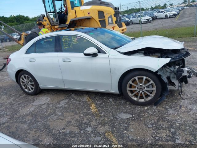 W1K3G4EB0LW044419 Mercedes-Benz A 220