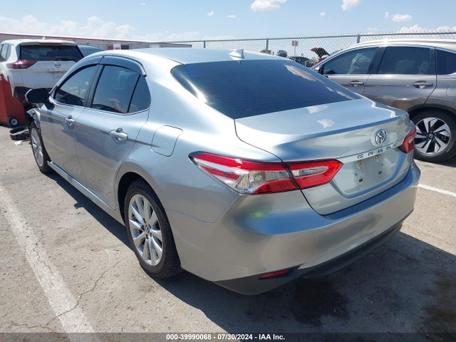 Toyota CAMRY LE 2020 4T1C11AK7LU879764 Image 3