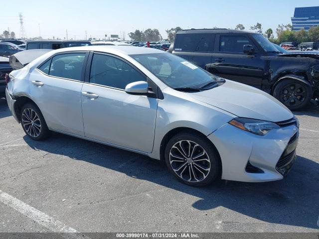Toyota COROLLA LE 2019 5YFBURHE5KP864679 zdjęcie główne
