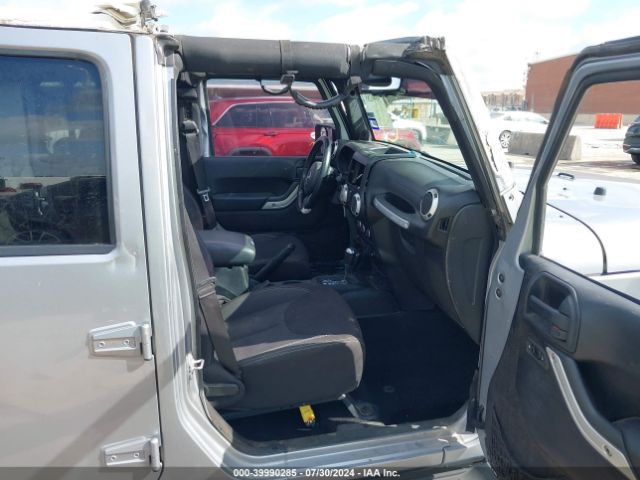 1C4BJWEG2EL157338 Jeep Wrangler Unlimited Sahara
