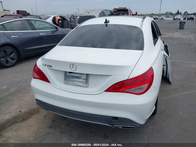 Mercedes-Benz CLA 250 2018 WDDSJ4EB3JN675178 Image 17