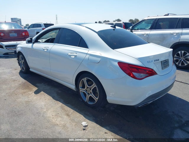 Mercedes-Benz CLA 250 2018 WDDSJ4EB3JN675178 Image 3