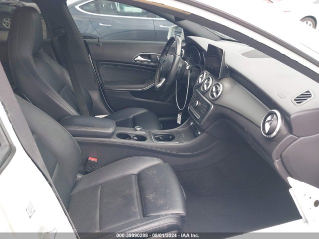 Mercedes-Benz CLA 250 2018 WDDSJ4EB3JN675178 Image 5