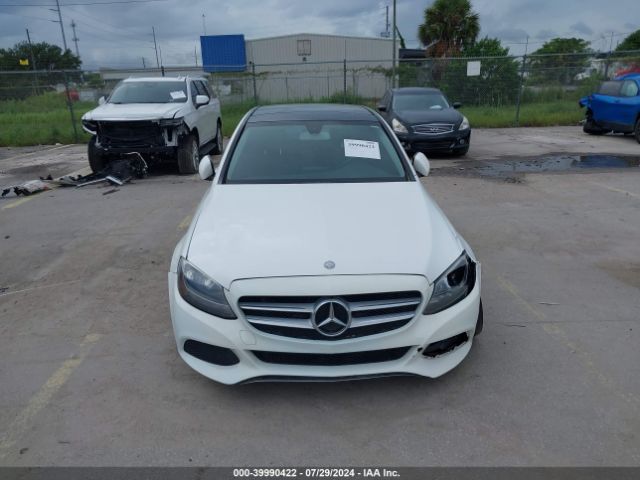 55SWF4JB5HU221069 Mercedes-Benz C 300 Luxury/sport