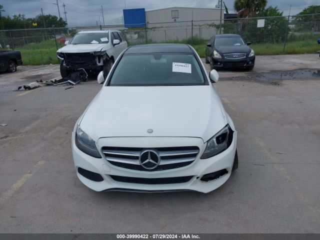 55SWF4JB5HU221069 Mercedes-Benz C 300 Luxury/sport