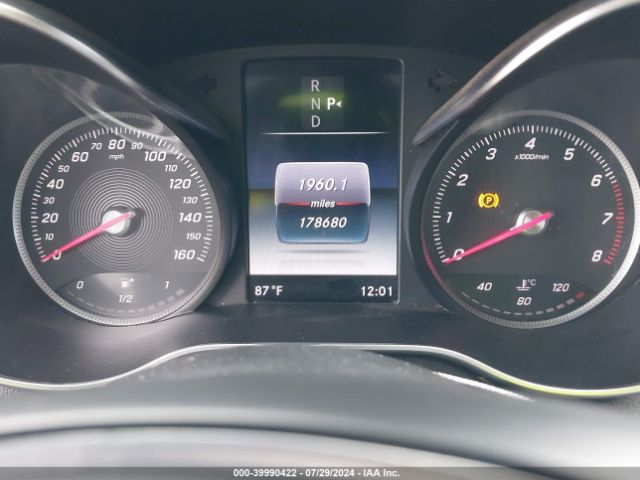 55SWF4JB5HU221069 Mercedes-Benz C 300 Luxury/sport