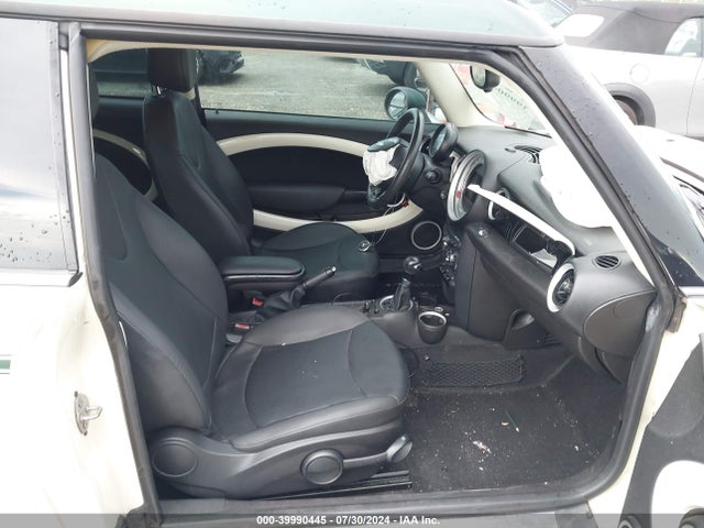 2013 MINI CLUBMAN WMWZF3C59DT489546 Photo 4