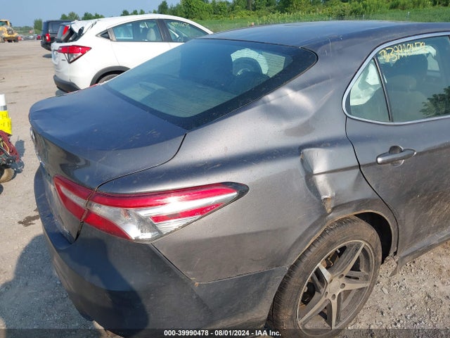 4T1B11HK0JU088121 Toyota CAMRY LE