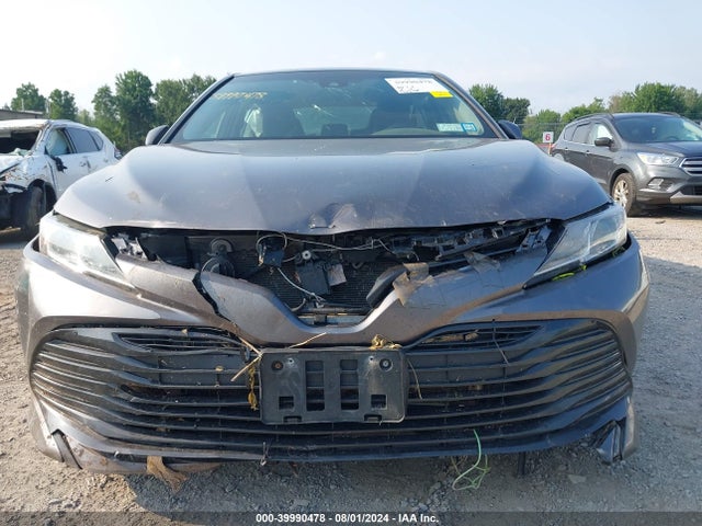 4T1B11HK0JU088121 Toyota CAMRY LE