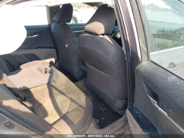 4T1B11HK0JU088121 Toyota CAMRY LE