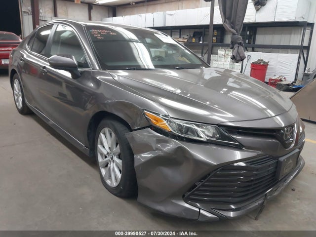Toyota CAMRY LE 2018 4T1B11HK9JU099814 головне зображення