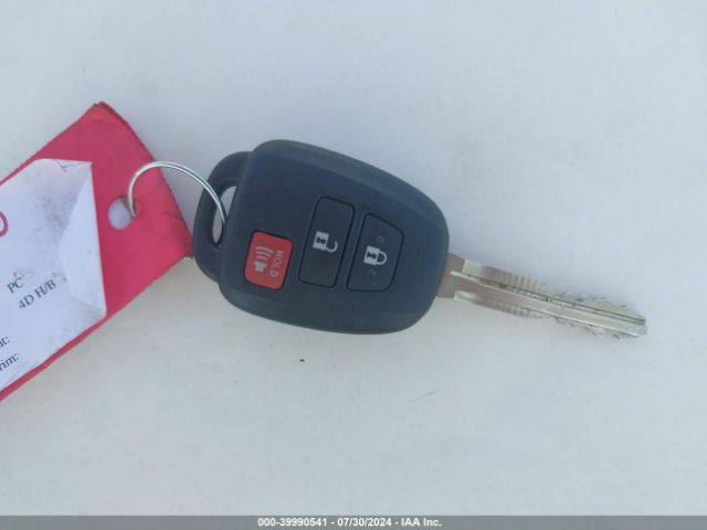 JTDKDTB33E1059633 Toyota Prius C One