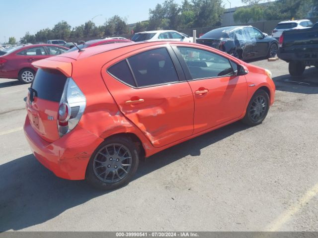 JTDKDTB33E1059633 Toyota Prius C One