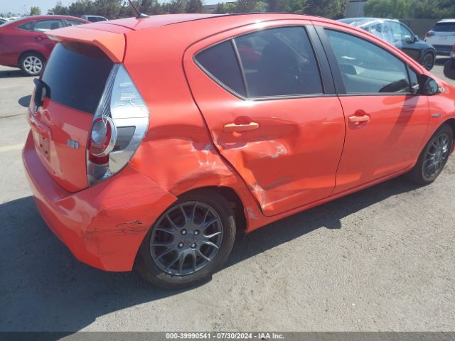 JTDKDTB33E1059633 Toyota Prius C One