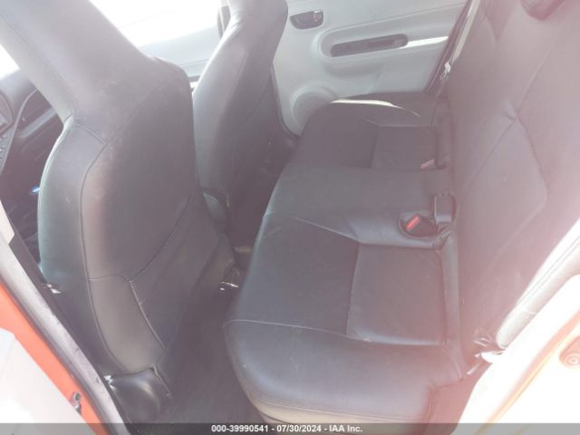 JTDKDTB33E1059633 Toyota Prius C One
