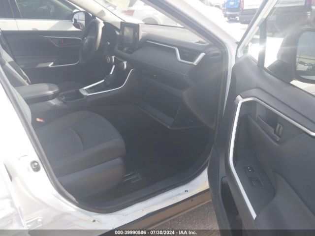 JTMH1RFV9KD018760 Toyota RAV4 LE