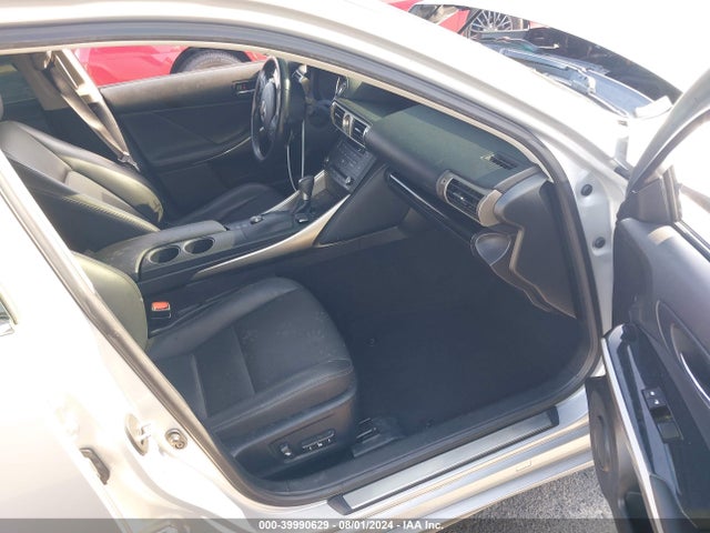 JTHBA1D20G5013947 Lexus IS 200T