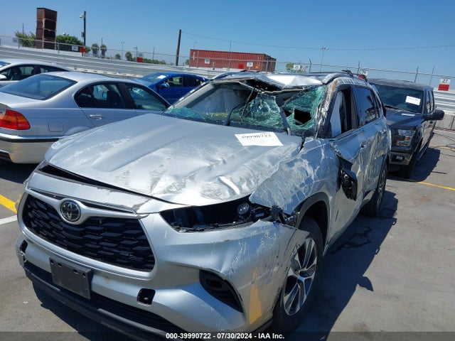 Toyota Highlander Xle 2022 5TDHZRAH7NS093430 Image 2