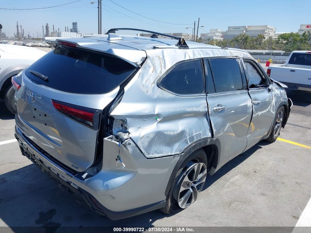 Toyota Highlander Xle 2022 5TDHZRAH7NS093430 Image 4