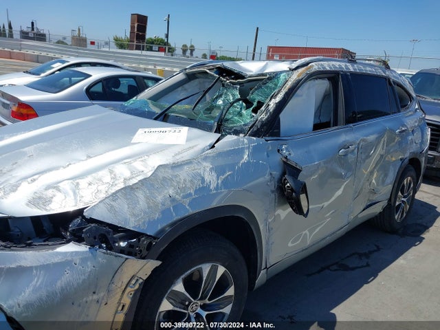 Toyota Highlander Xle 2022 5TDHZRAH7NS093430 Image 6