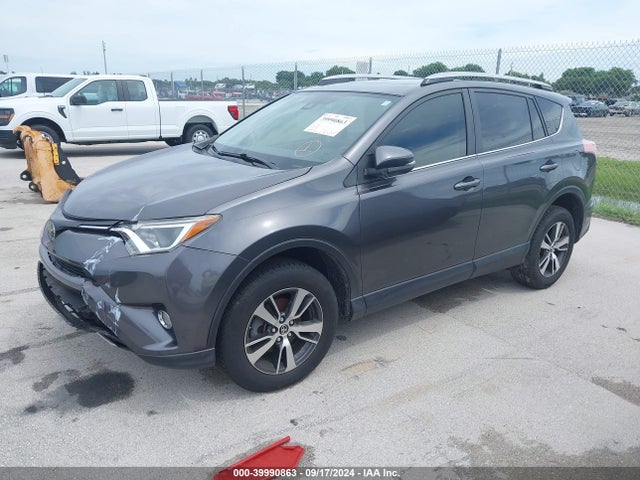 Toyota Rav4 Xle 2017 JTMWFREV0HJ702522 Image 2