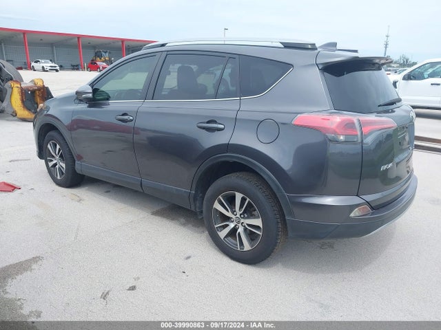 Toyota Rav4 Xle 2017 JTMWFREV0HJ702522 Image 3
