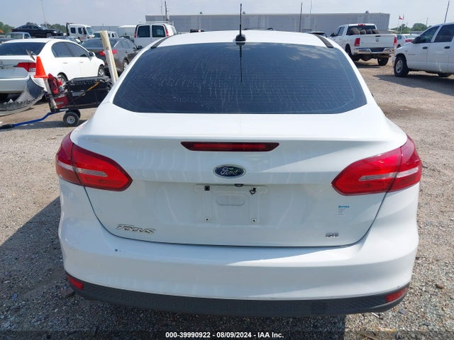 Ford FOCUS SE 2018 1FADP3F29JL262130 Image 17