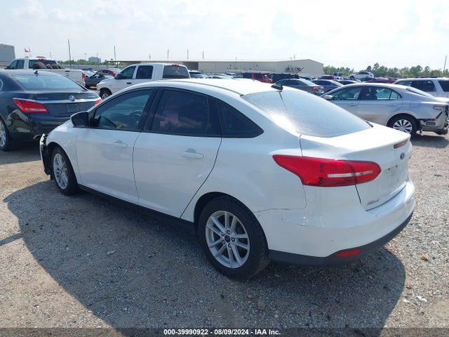 Ford FOCUS SE 2018 1FADP3F29JL262130 Image 3