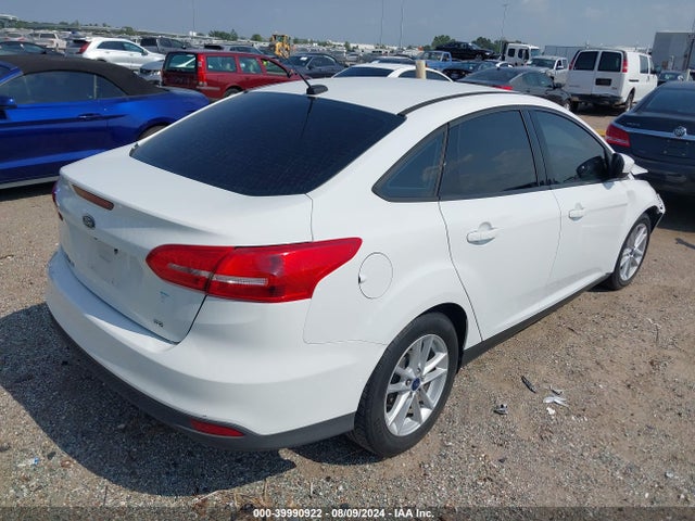 Ford FOCUS SE 2018 1FADP3F29JL262130 Image 4
