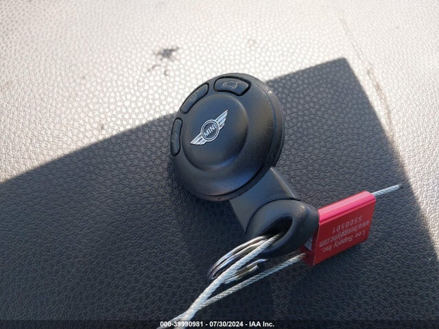 2010 MINI COOPER S WMWMF7C57ATZ72806 Photo 10