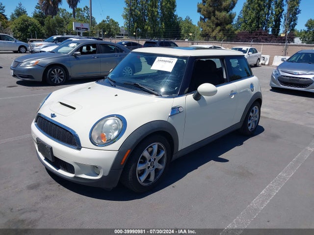 2010 MINI COOPER S WMWMF7C57ATZ72806 Photo 1