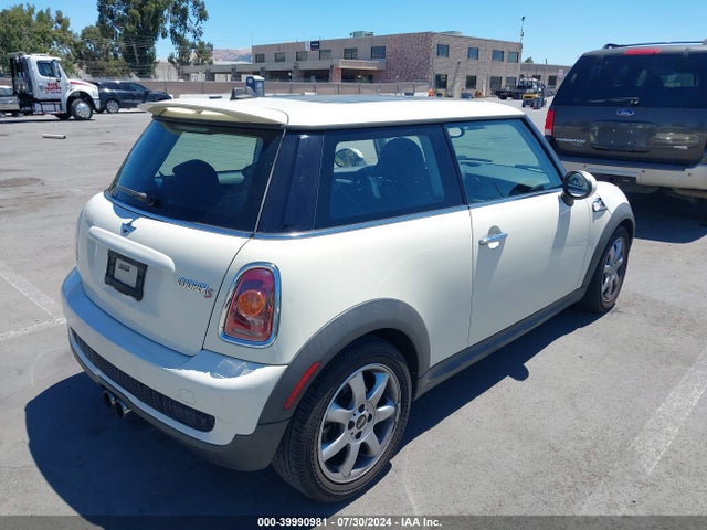 2010 MINI COOPER S WMWMF7C57ATZ72806 Photo 3