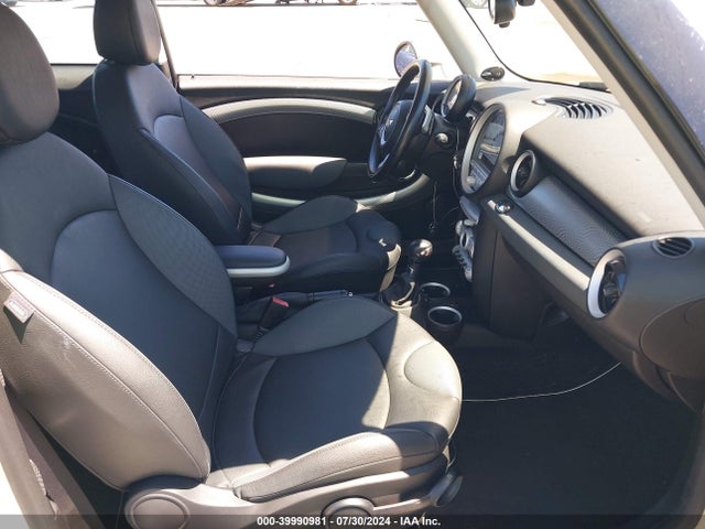 2010 MINI COOPER S WMWMF7C57ATZ72806 Photo 4