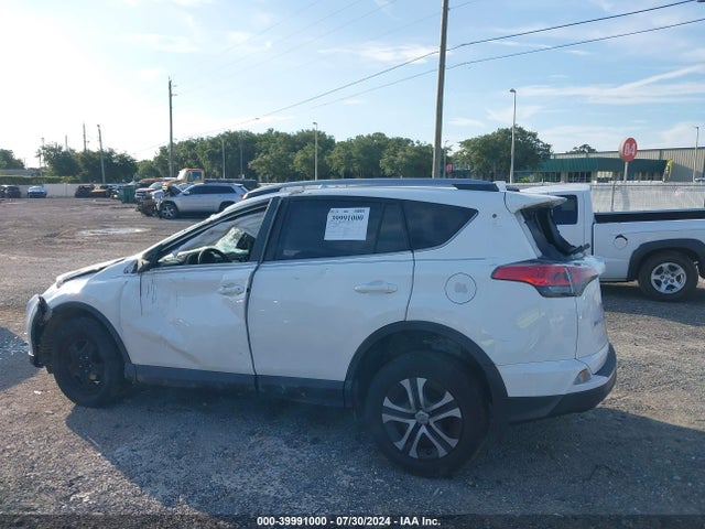 Toyota RAV4 LE 2018 2T3ZFREV8JW433223 Image 13