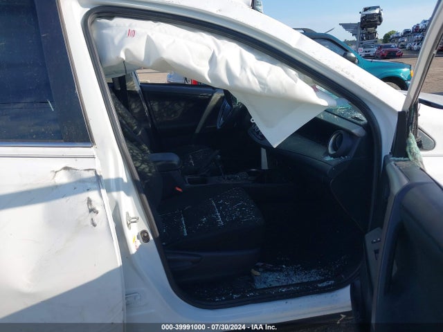 Toyota RAV4 LE 2018 2T3ZFREV8JW433223 Image 5