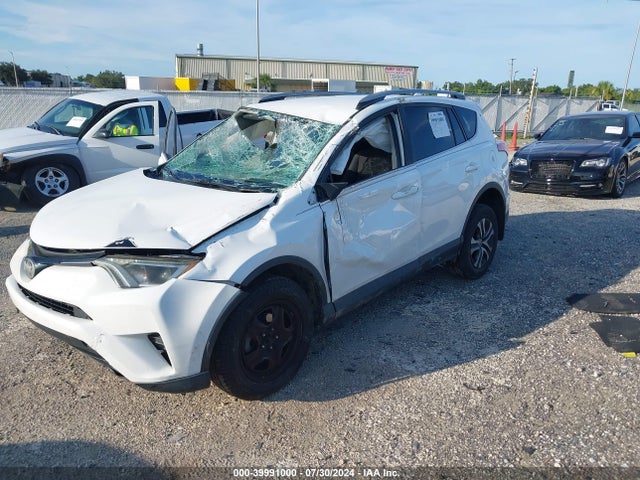 Toyota RAV4 LE 2018 2T3ZFREV8JW433223 Image 6