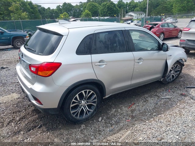 2018 MITSUBISHI OUTLANDER SPORT JA4AR3AUXJU012187 Photo 3