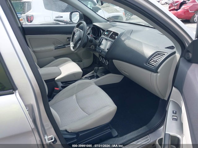2018 MITSUBISHI OUTLANDER SPORT JA4AR3AUXJU012187 Photo 4