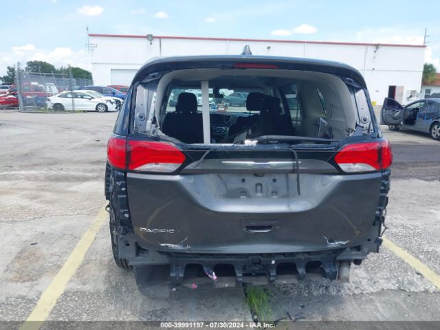 2C4RC1DG0JR252270 Chrysler Pacifica Touring