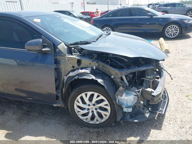 Toyota COROLLA LE 2018 5YFBURHE1JP768286 Image 18