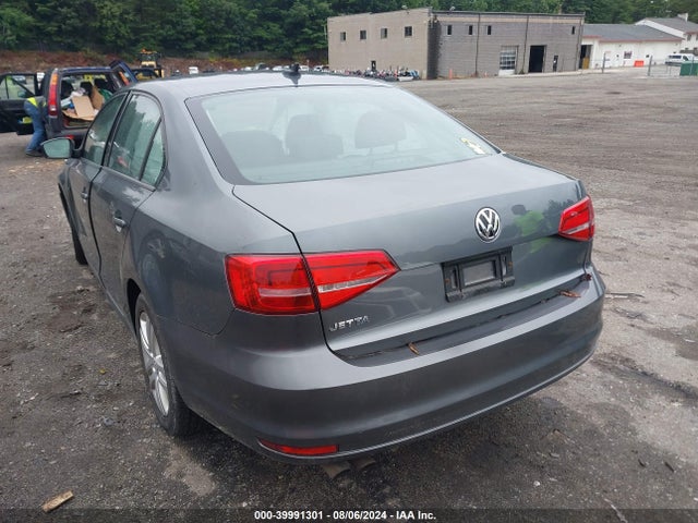 3VW2K7AJXFM210465 Volkswagen Jetta 2.0l S