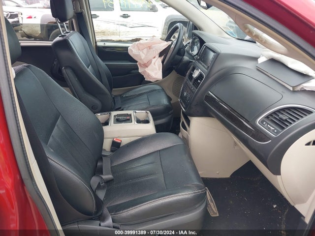 2C4RC1CG8GR247912 Chrysler Town & Country Touring-l Anniversary Edition