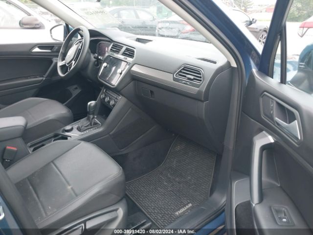 3VV2B7AX1LM124868 Volkswagen Tiguan 2.0t Se/2.0t Se R-line Black/2.0t Sel