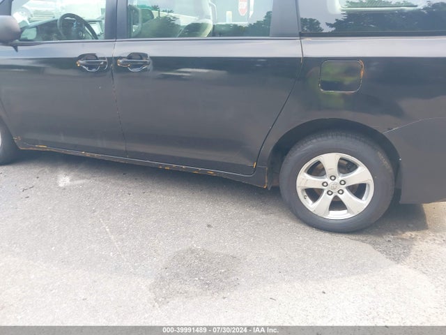 Toyota Sienna L 7 Passenger 2017 5TDZZ3DC0HS860346 Image 6