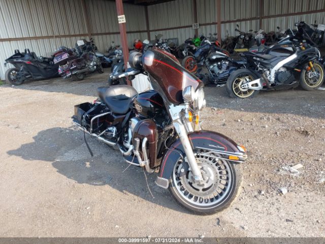 2011 HARLEY-DAVIDSON FLHTCU 1HD1FC413BB608785
