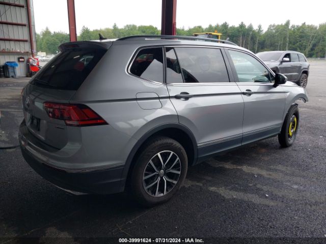 3VV2B7AX6MM066922 Volkswagen Tiguan 2.0t Se/2.0t Se R-line Black/2.0t Sel