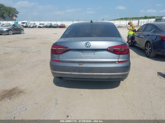 1VWLA7A32KC004867 Volkswagen Passat 2.0t Wolfsburg Edition