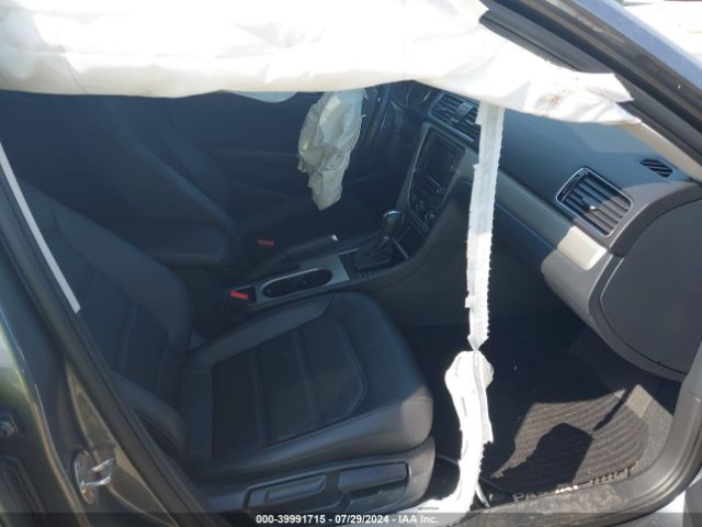 1VWLA7A32KC004867 Volkswagen Passat 2.0t Wolfsburg Edition