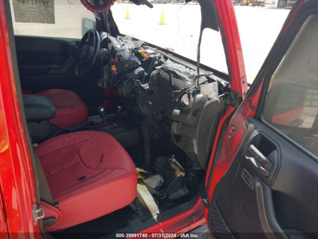 1C4BJWDG8GL143075 Jeep Wrangler Unlimited Sport