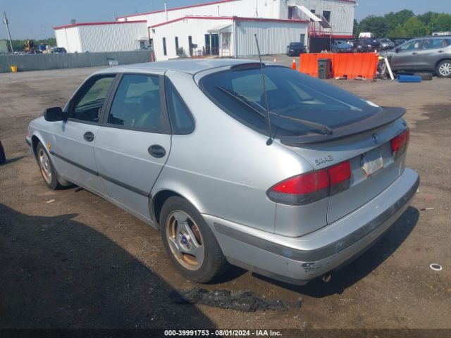 1999 SAAB 9-3 YS3DD58N0X2005807 Photo 2